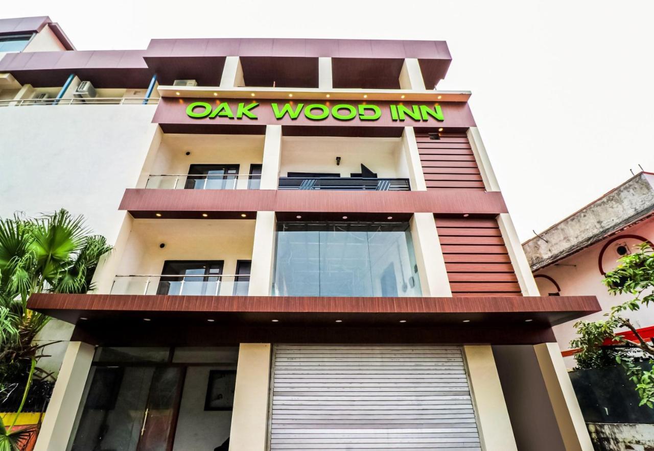 Collection O Oak Wood Inn Rājpur Esterno foto