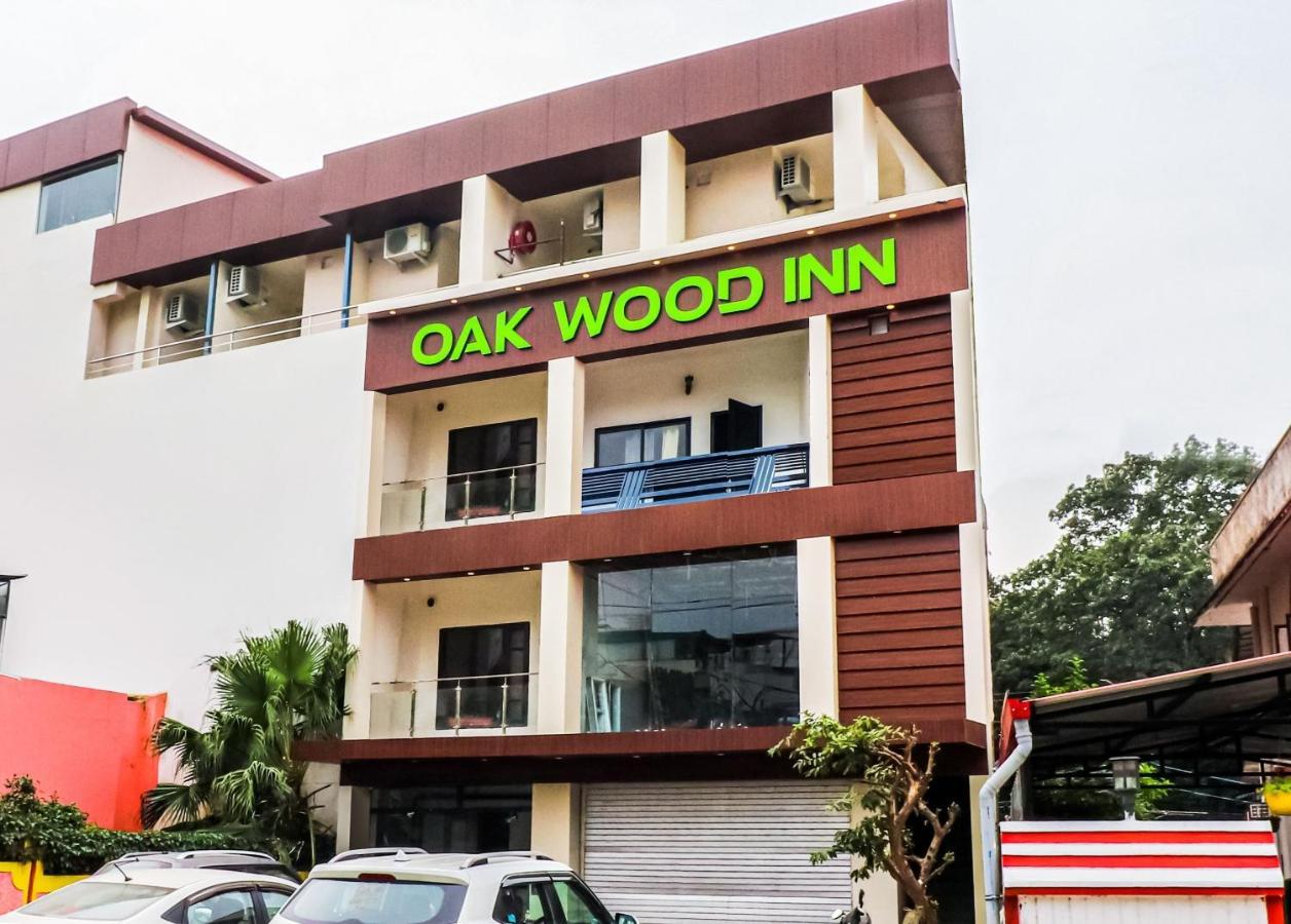 Collection O Oak Wood Inn Rājpur Esterno foto