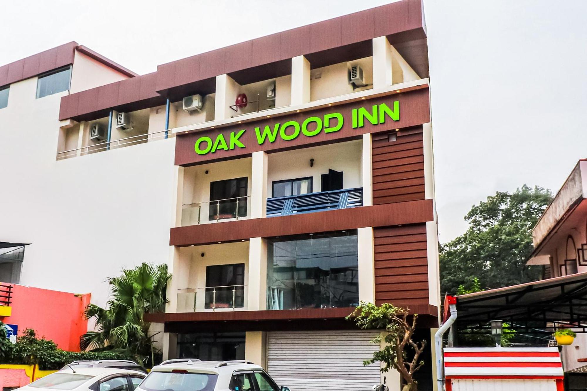 Collection O Oak Wood Inn Rājpur Esterno foto